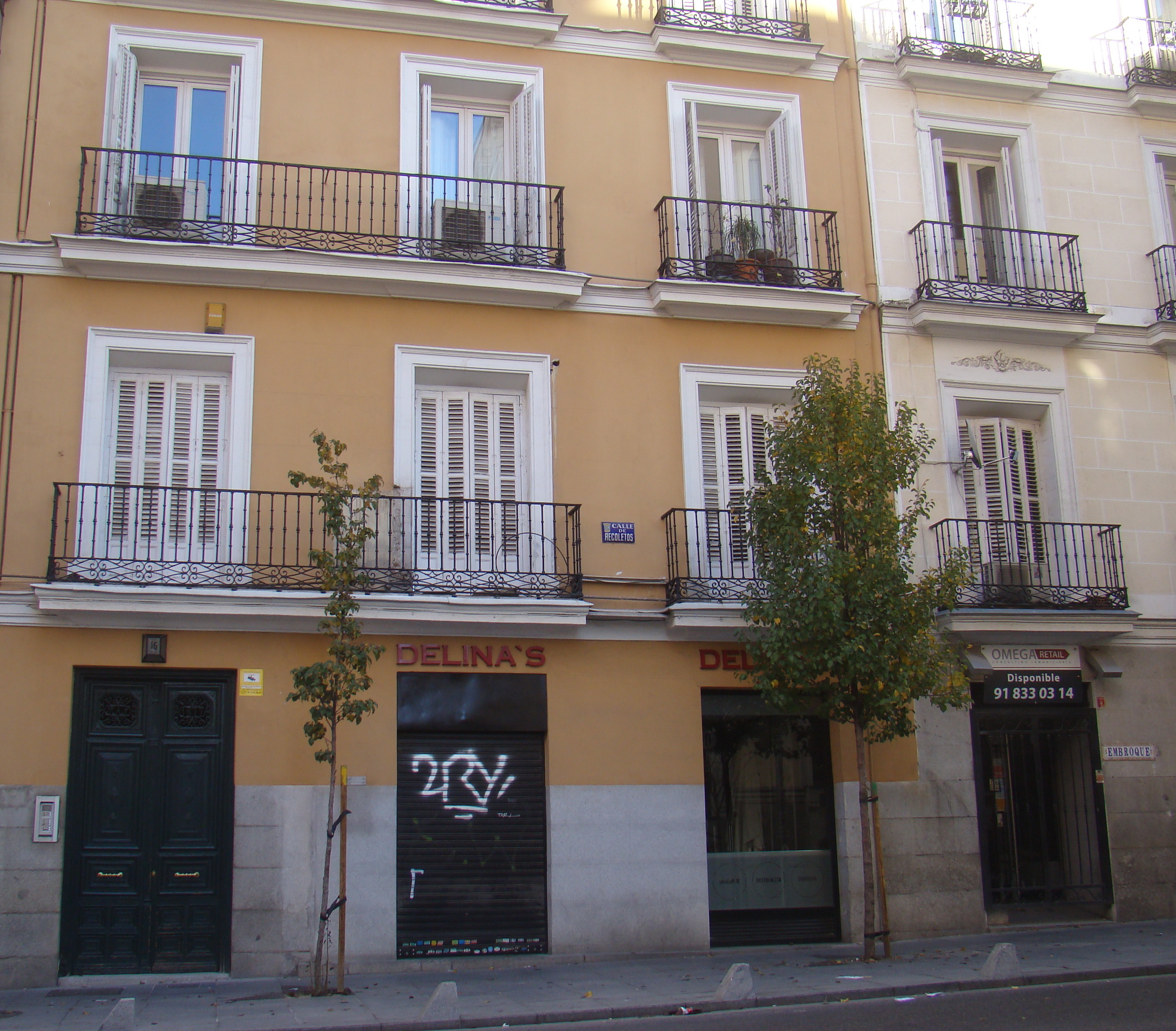 Edificio en Madrid: Lourdes Cardenal / Wikimedia Commons, CC BY-SA 4.0 / 马德里住宅楼:Lourdes Cardenal / Wikimedia Commons,CC BY-SA 4.0