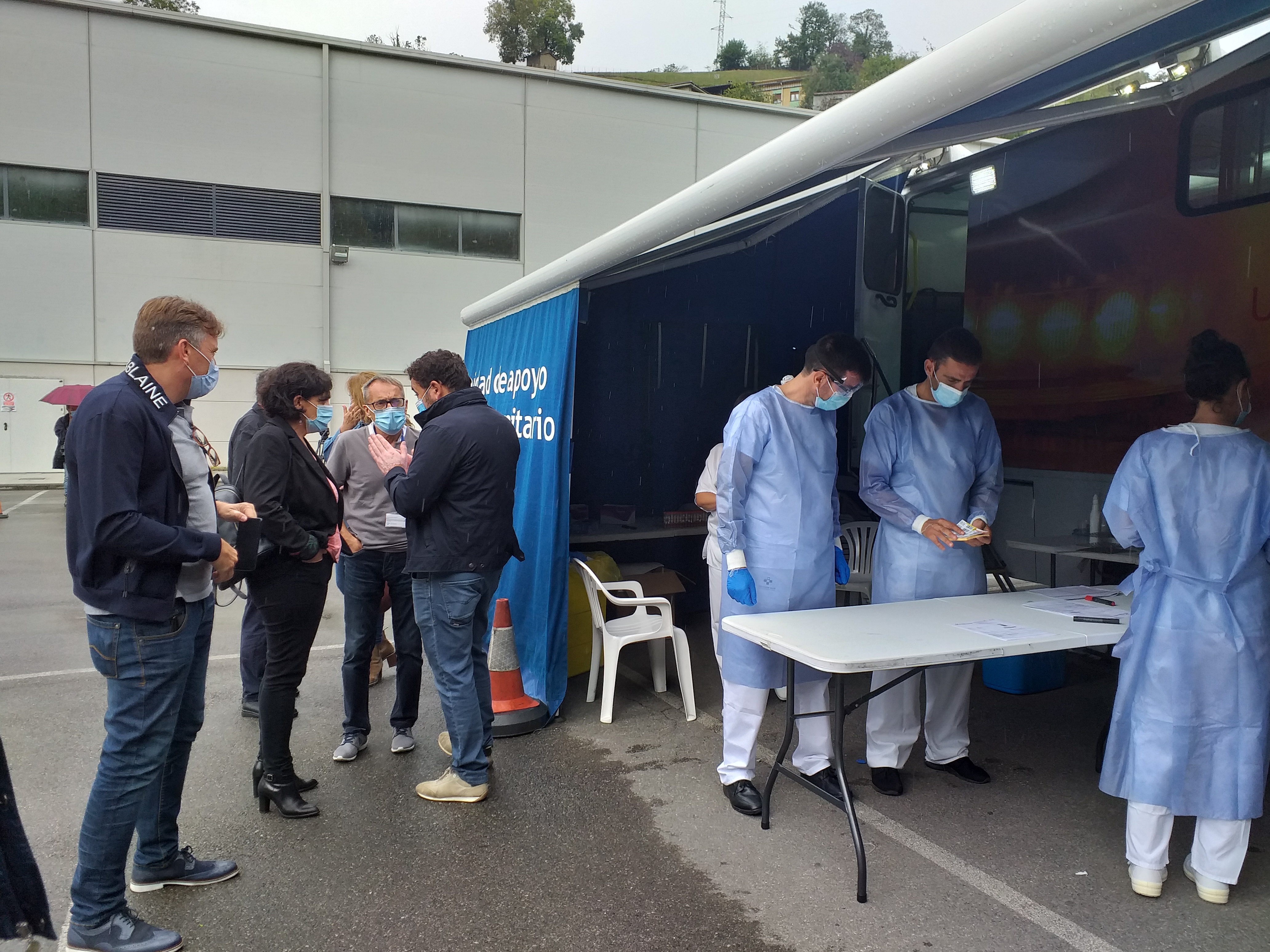 阿斯图里亚斯拉维亚纳的新冠检测点 / Punto de pruebas de COVID-19 en Laviana, Asturias. Gobierno del Principado de Asturias, 2020, CC BY 4.0.