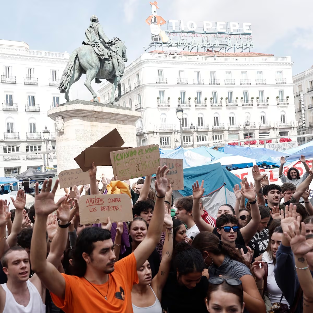 太阳门广场住房抗议,2026年9月29日。Sergio Pérez / EFE。 / Protesta por la vivienda en Sol, Madrid, 29-09-2026. Sergio Pérez / EFE.