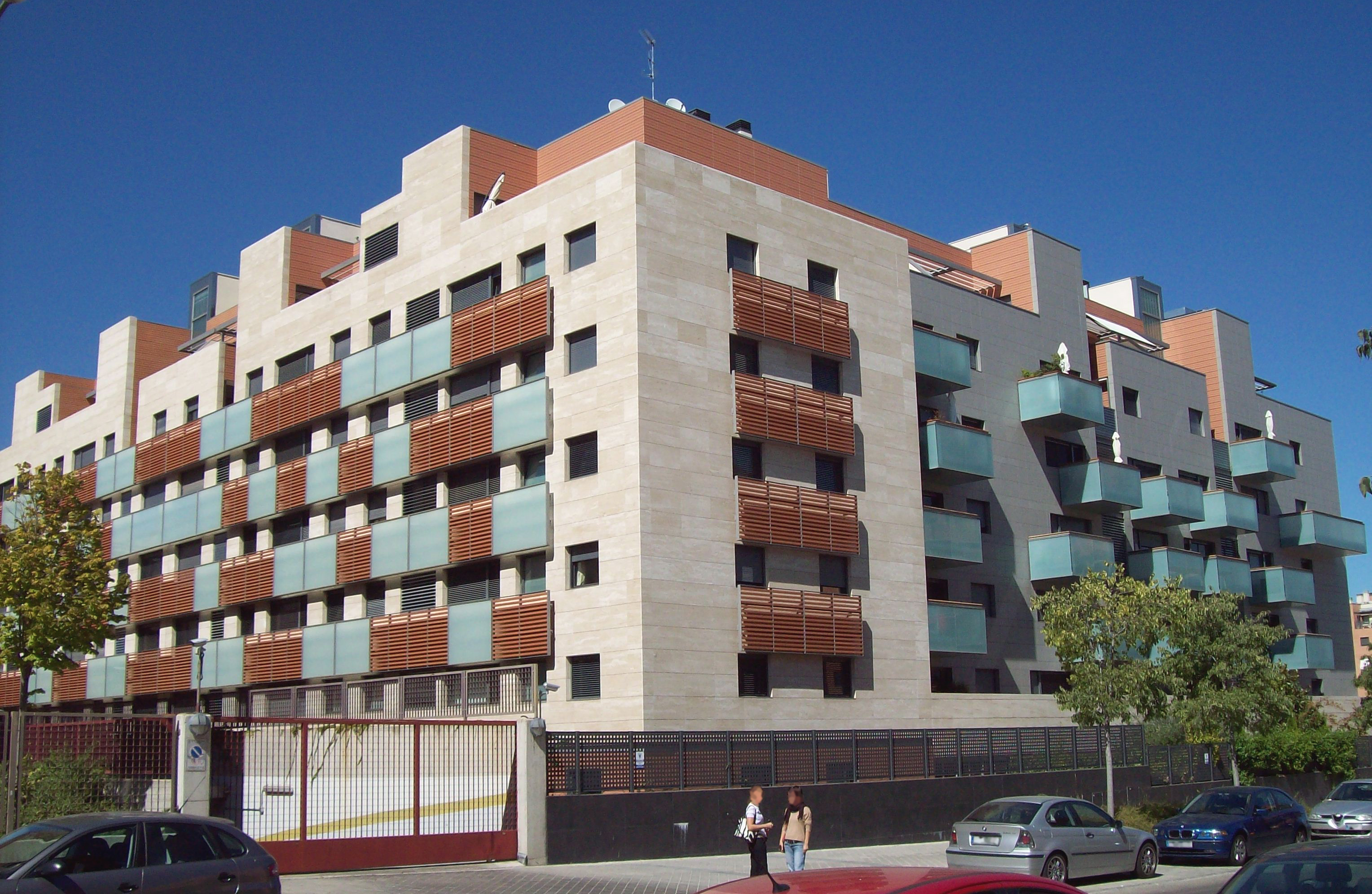 马德里住宅楼,Luis García / Wikimedia Commons,CC BY-SA 3.0。 / Vivienda en Madrid; Luis García / Wikimedia Commons, CC BY-SA 3.0.