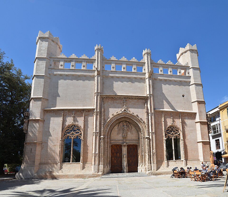 帕尔马Plaça de la Llotja实拍(2013,城市资料照);Amada44,Wikimedia Commons,CC BY-SA 3.0。