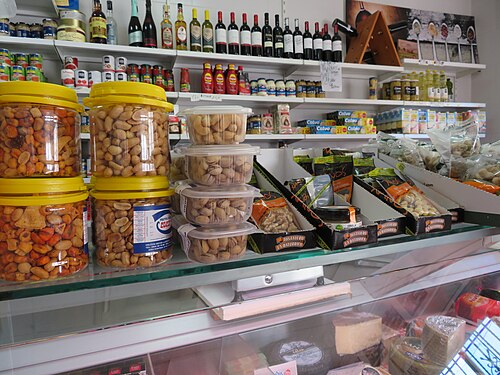 西班牙食品店资料照,Juan Emilio Prades Bel / Wikimedia Commons,CC BY 4.0。