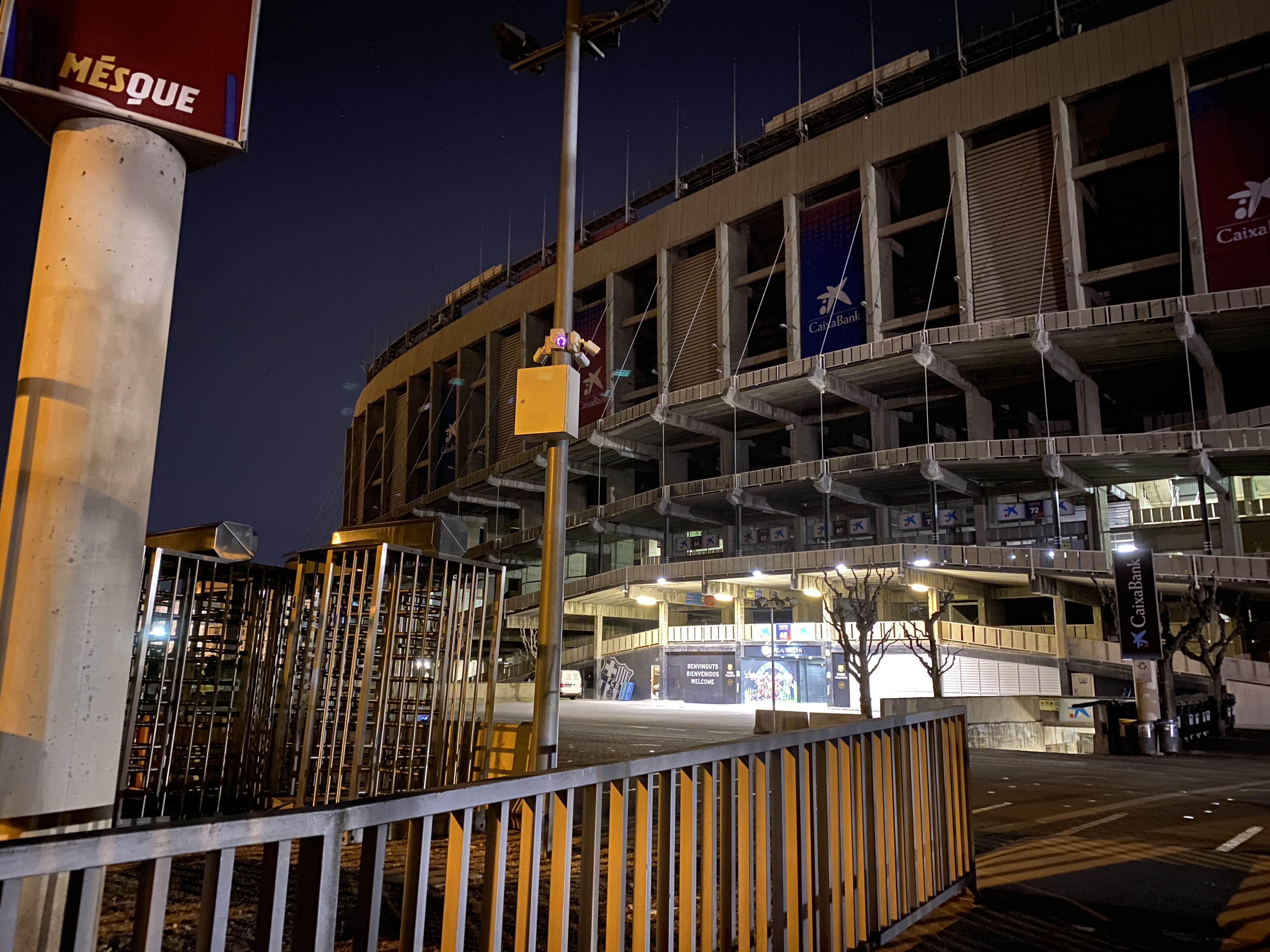 Spotify Camp Nou 2022夜景档案照片；JaflaumS05，CC BY-SA 4.0